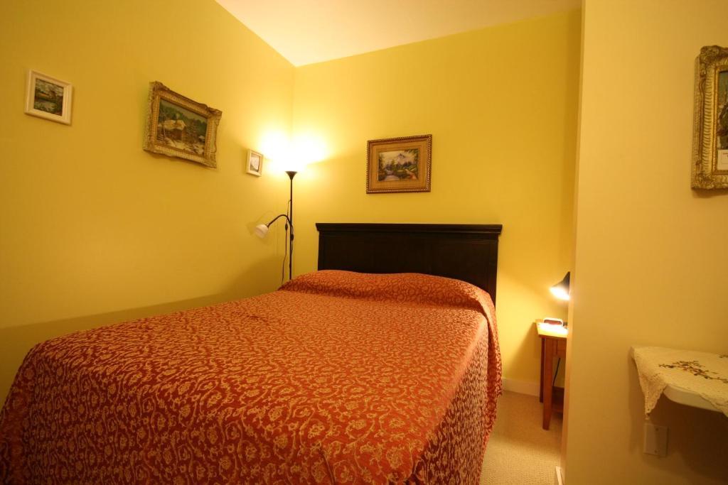 Villa Maria Country Inn Acheson Oda fotoğraf